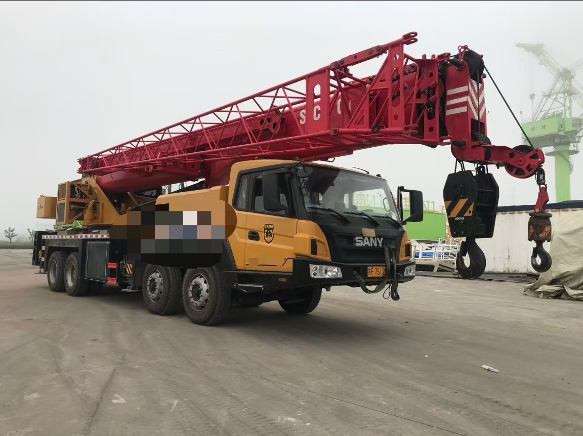 临泽县工厂设备吊装租赁吊车