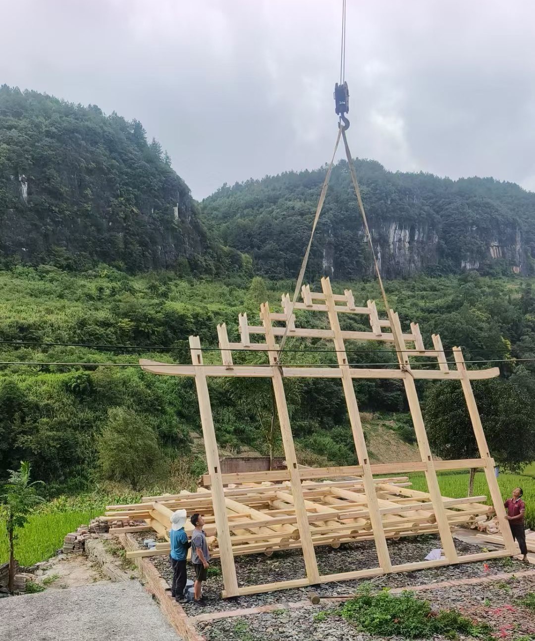 临泽县汽车吊出租公司怎么保证发动机散热问题