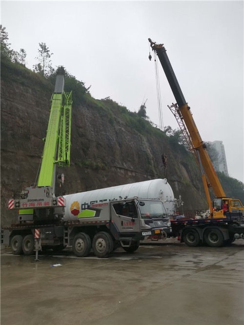 临泽县“不怕风雨冻”—— 吊车的 “恶劣环境适应” 技术